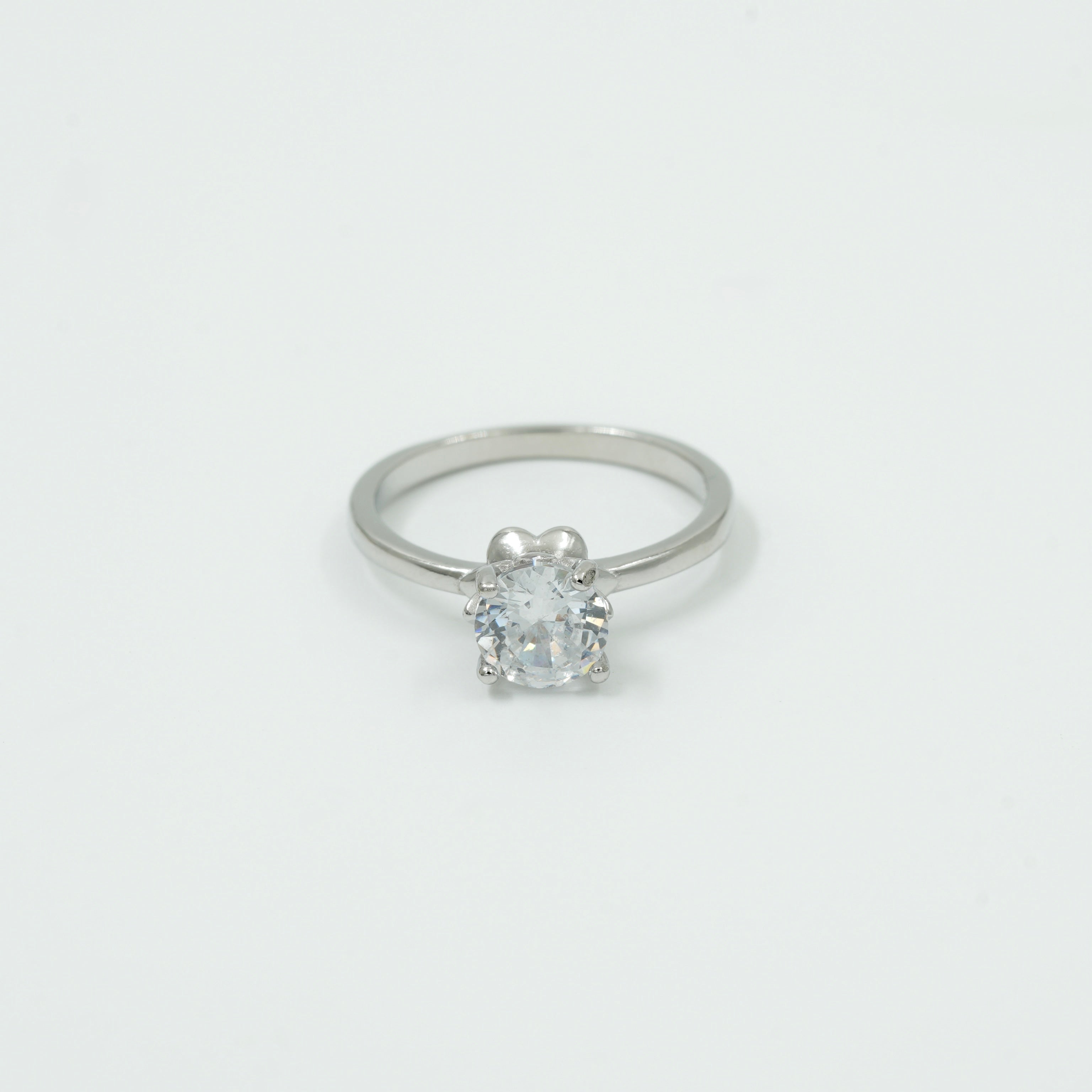 925 Silver Solitaire Heart Detail Ring with Round Cut Stone