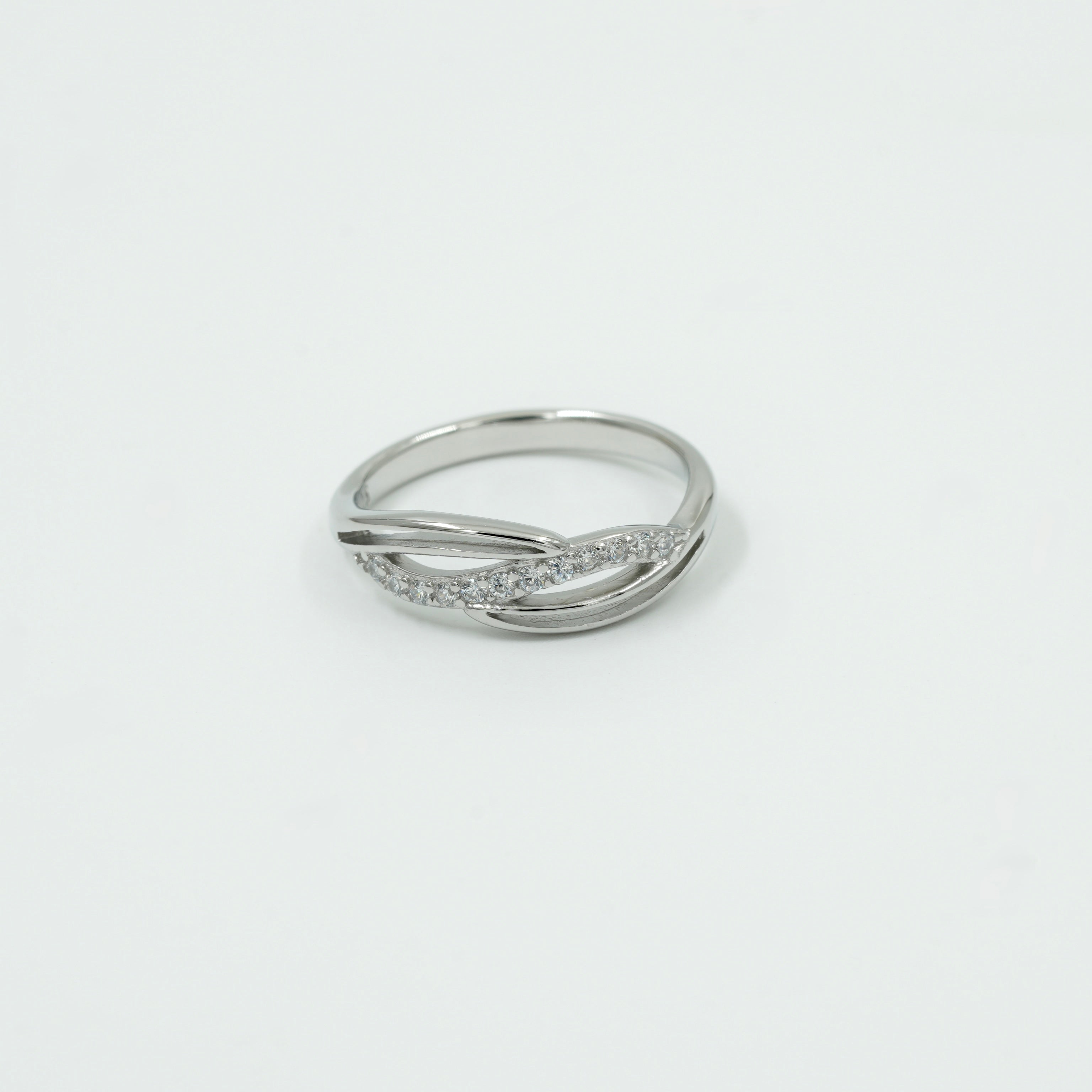 925 Silver Twisted Infinity Ring with CZ Diamonds – Elegant Minimalist Design