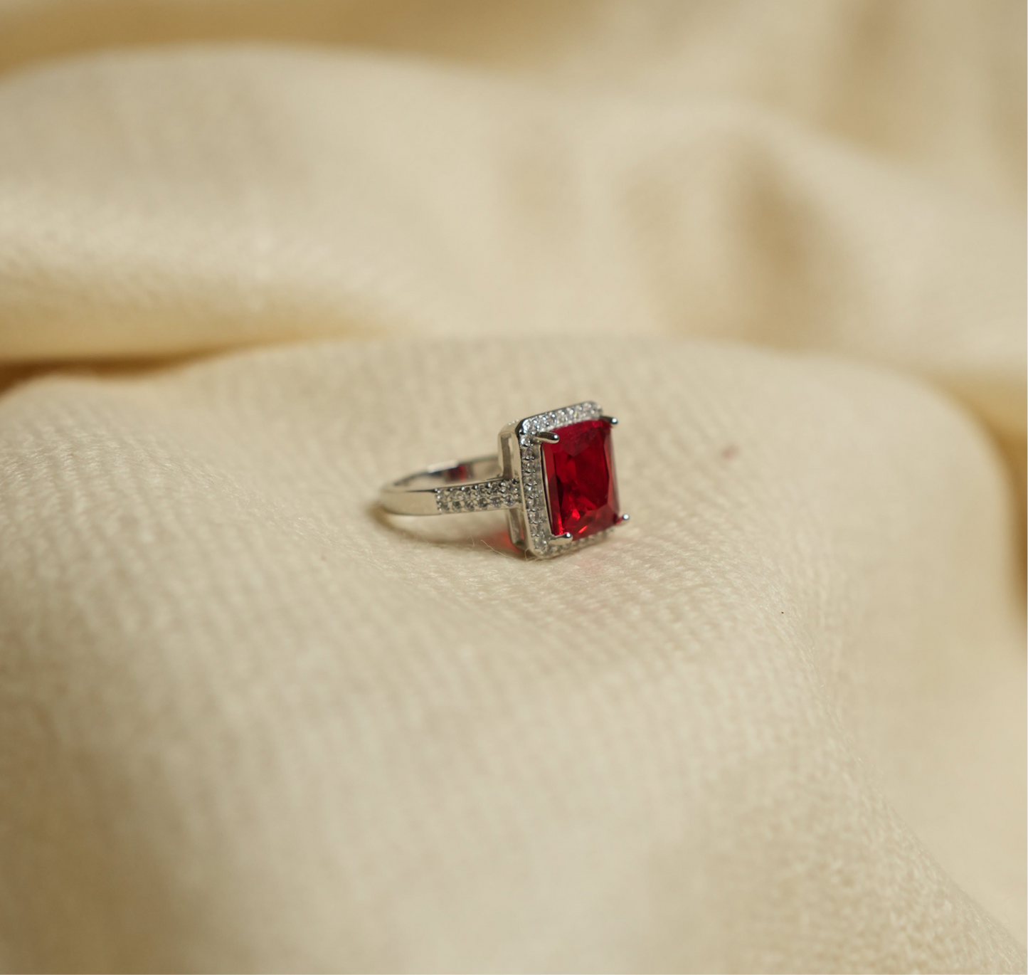 925 Sterling Silver Red Stone Ring – Elegant and Timeless Design