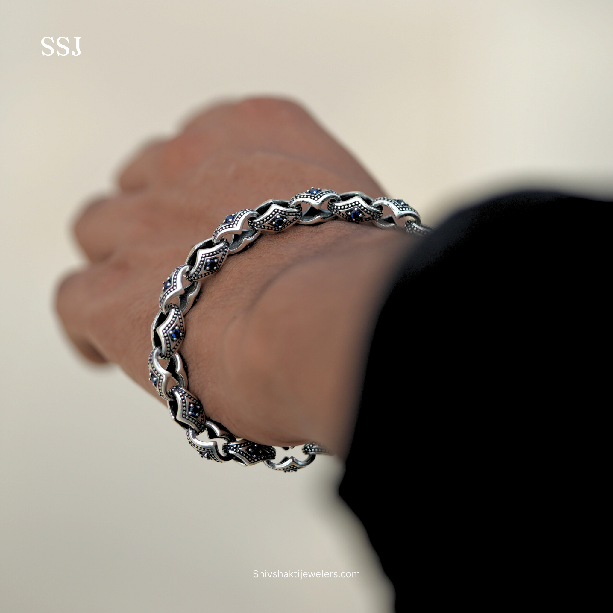 925 Oxidised Silver Men’s Bracelet with Black Detailing – Stylish Daily Wear