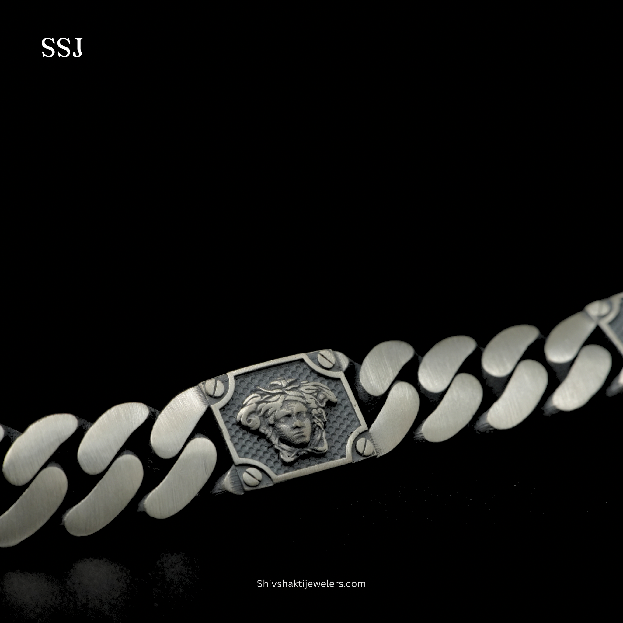 925 Silver Lion Head Men’s Bracelet – Oxidised Cuban Chain Style