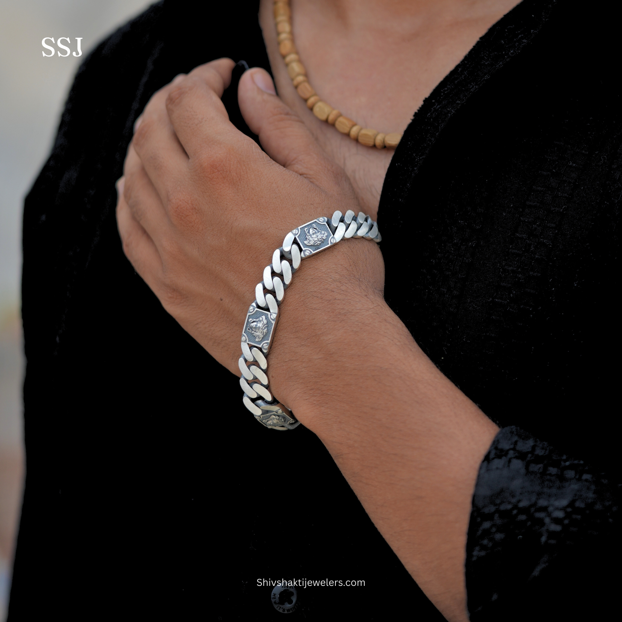 925 Silver Lion Head Men’s Bracelet – Oxidised Cuban Chain Style