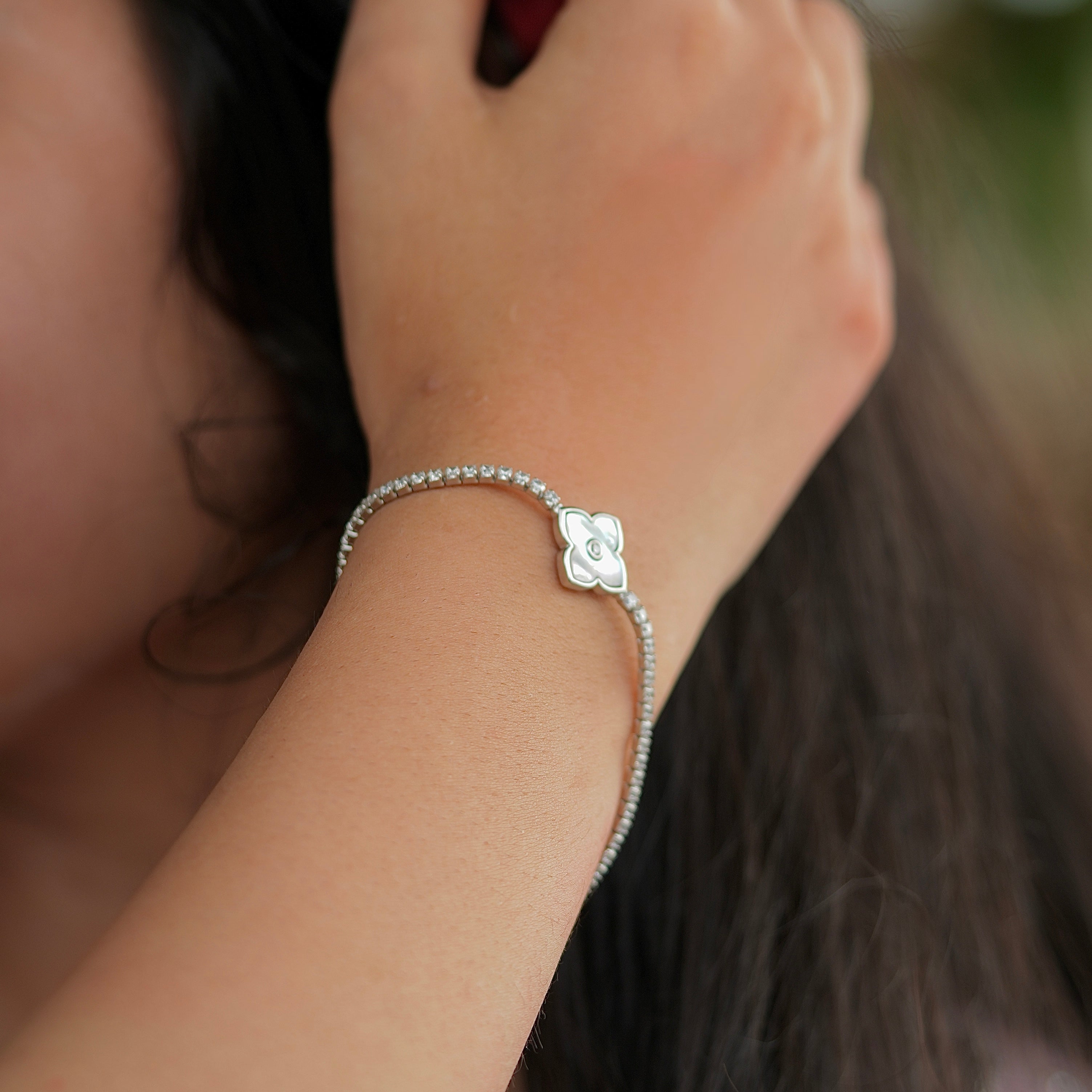 925 Silver Mother of Pearl Clover Bracelet – Elegant Everyday & Party Wear