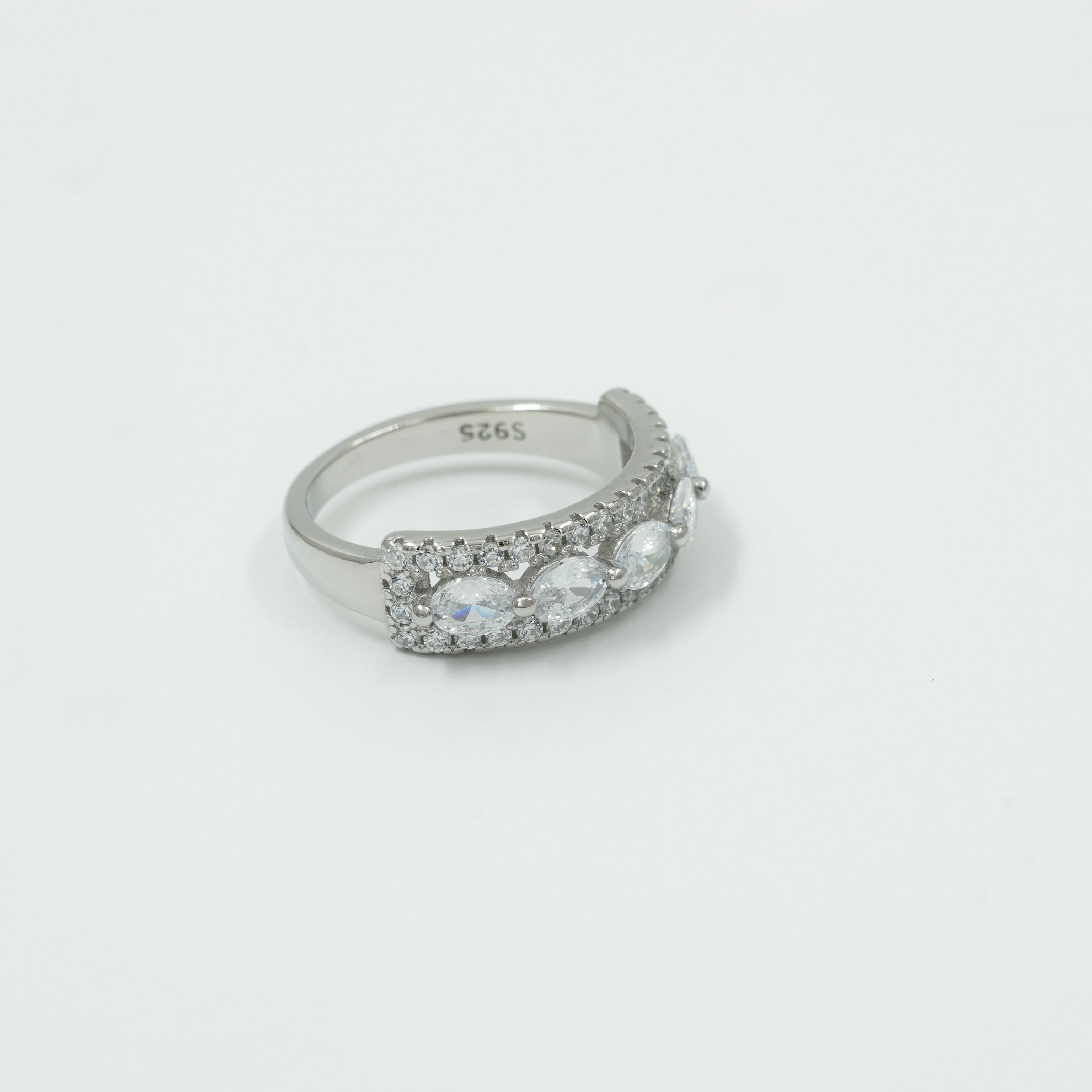 925 Silver Elegant Oval Zirconia Band Ring for Women