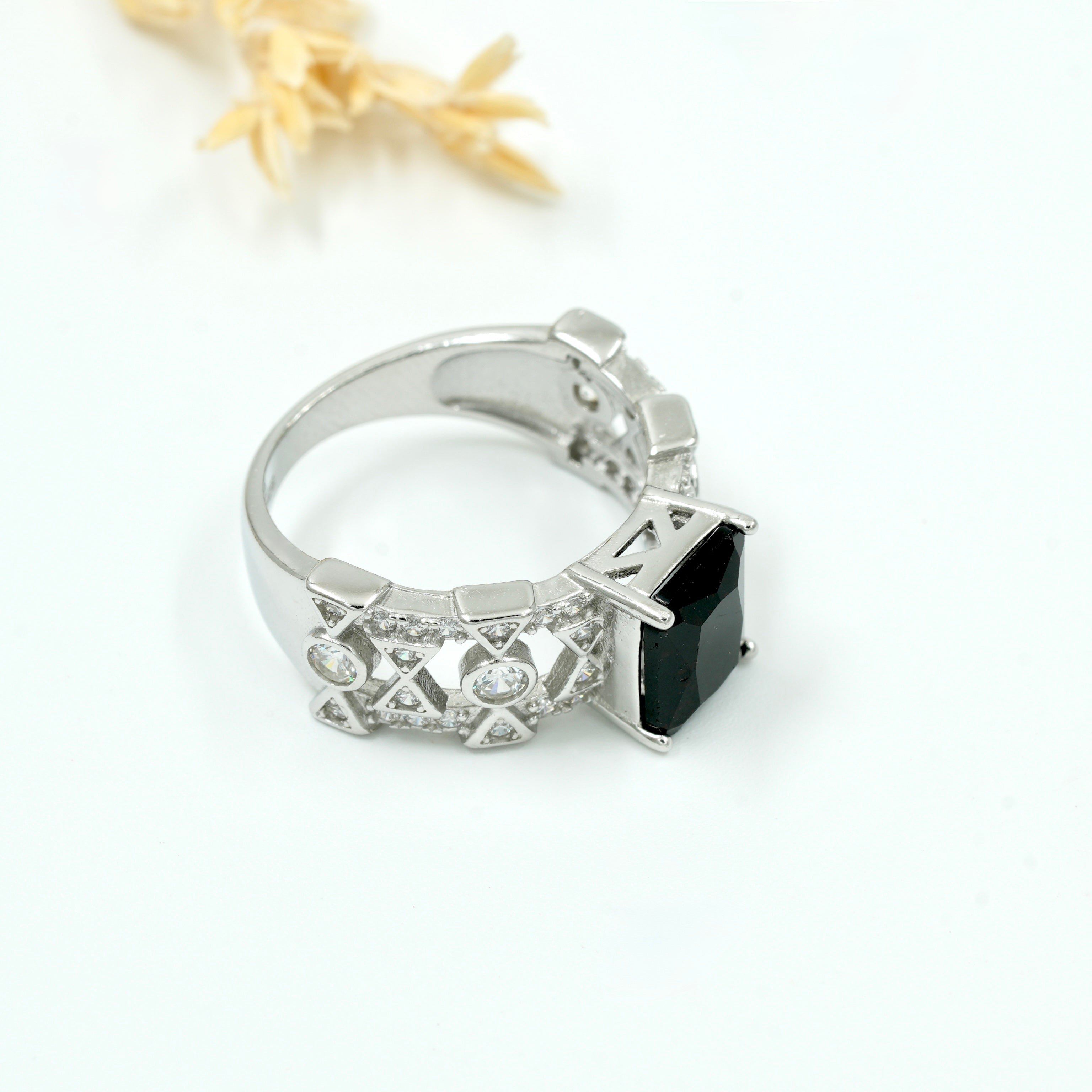 925 Silver Black Onyx Designer Ring with Intricate Detailing