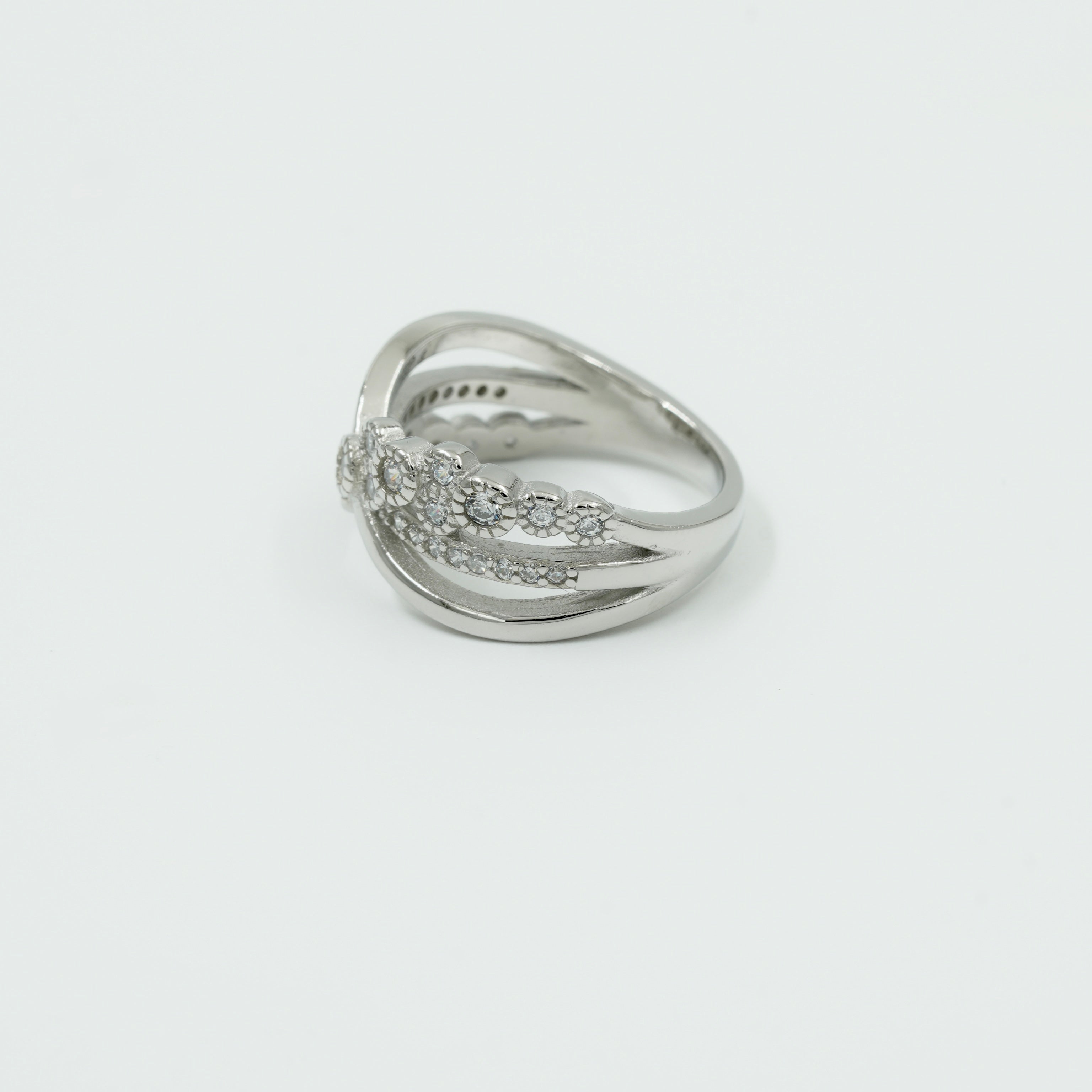 925 Silver Floral Cluster Diamond-Cut Ring – Elegant Party & Wedding Wear