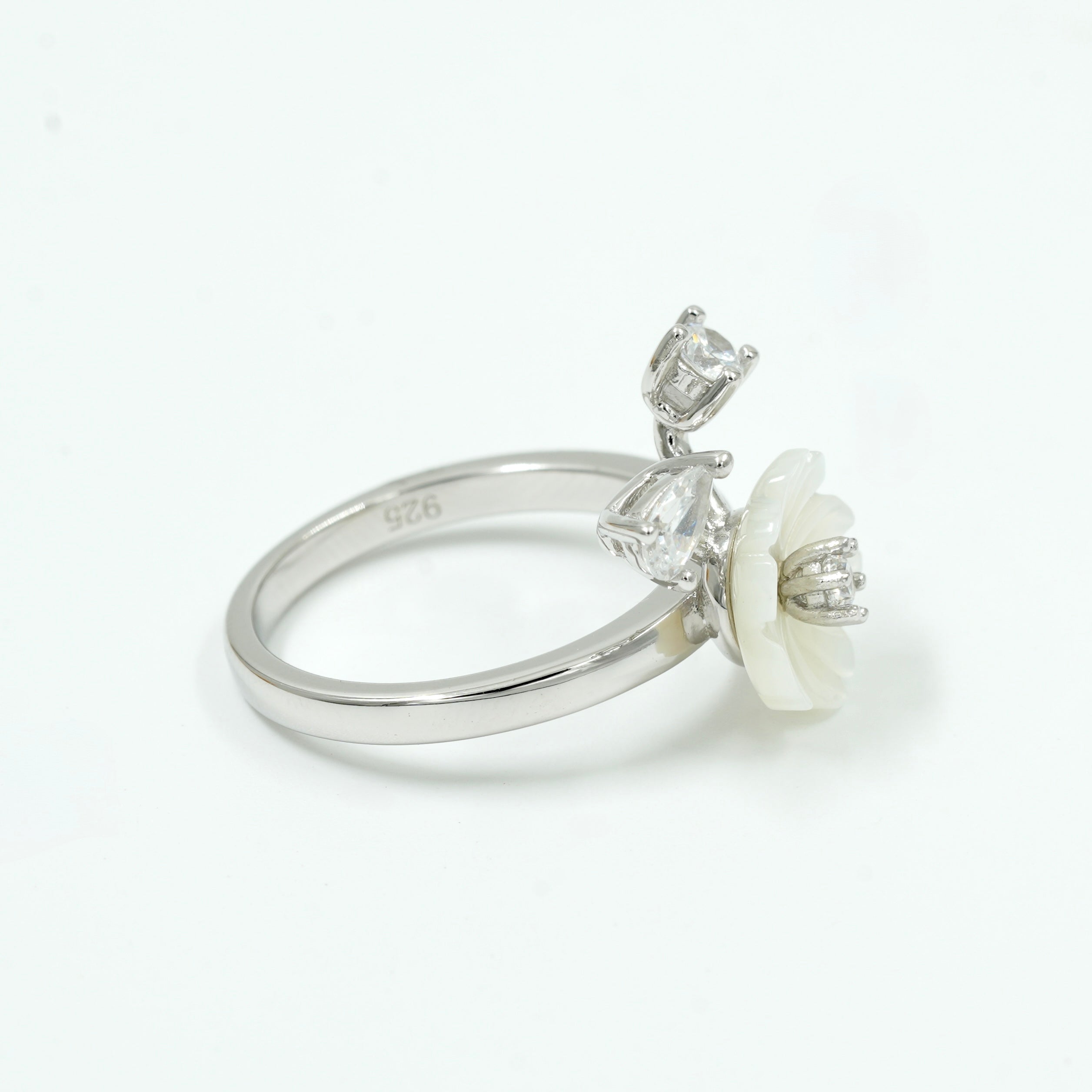 925 Silver Carved Floral Diamond Ring – Elegant White Stone with Dual Accent Stones