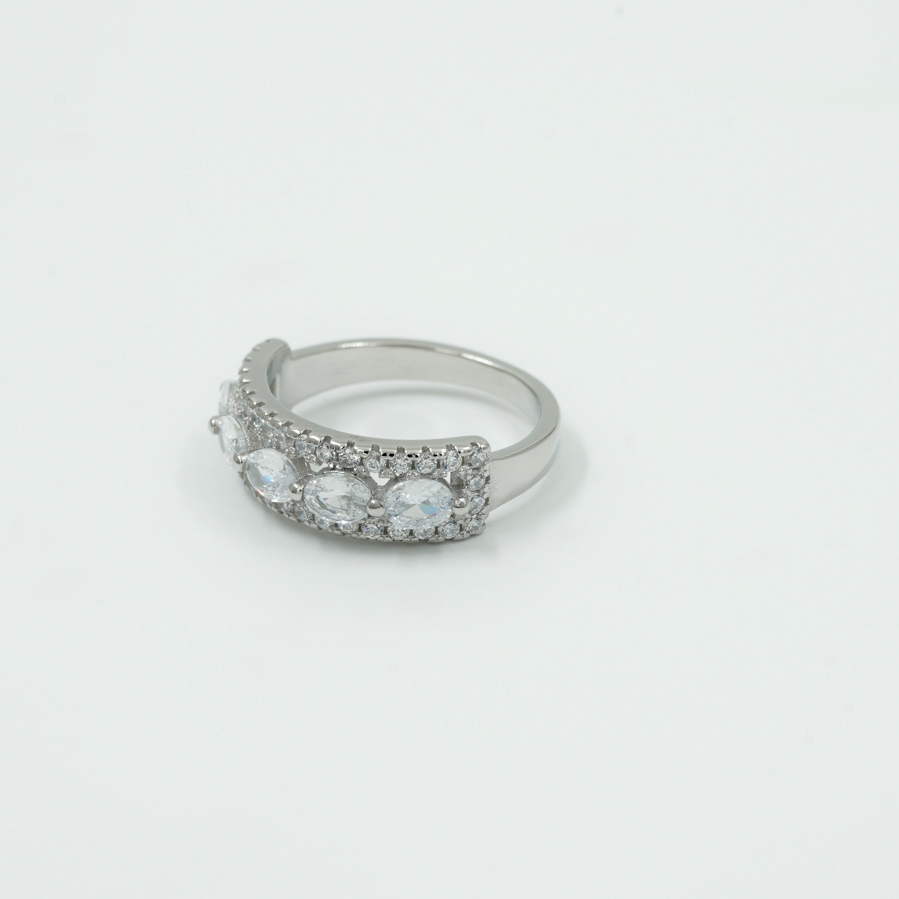 925 Silver Elegant Oval Zirconia Band Ring for Women