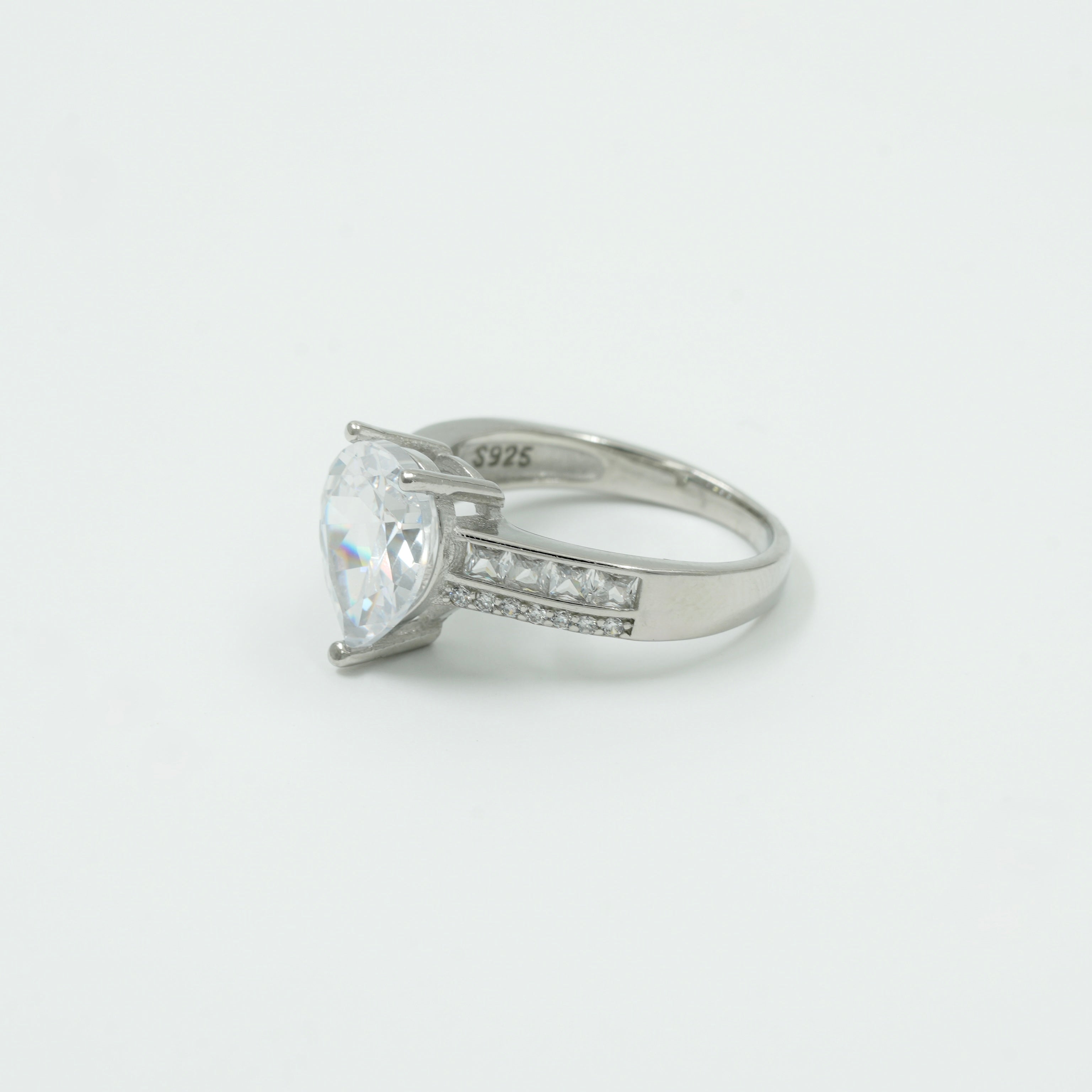 925 Sterling Silver Pear-Cut Solitaire Ring with Side Accents