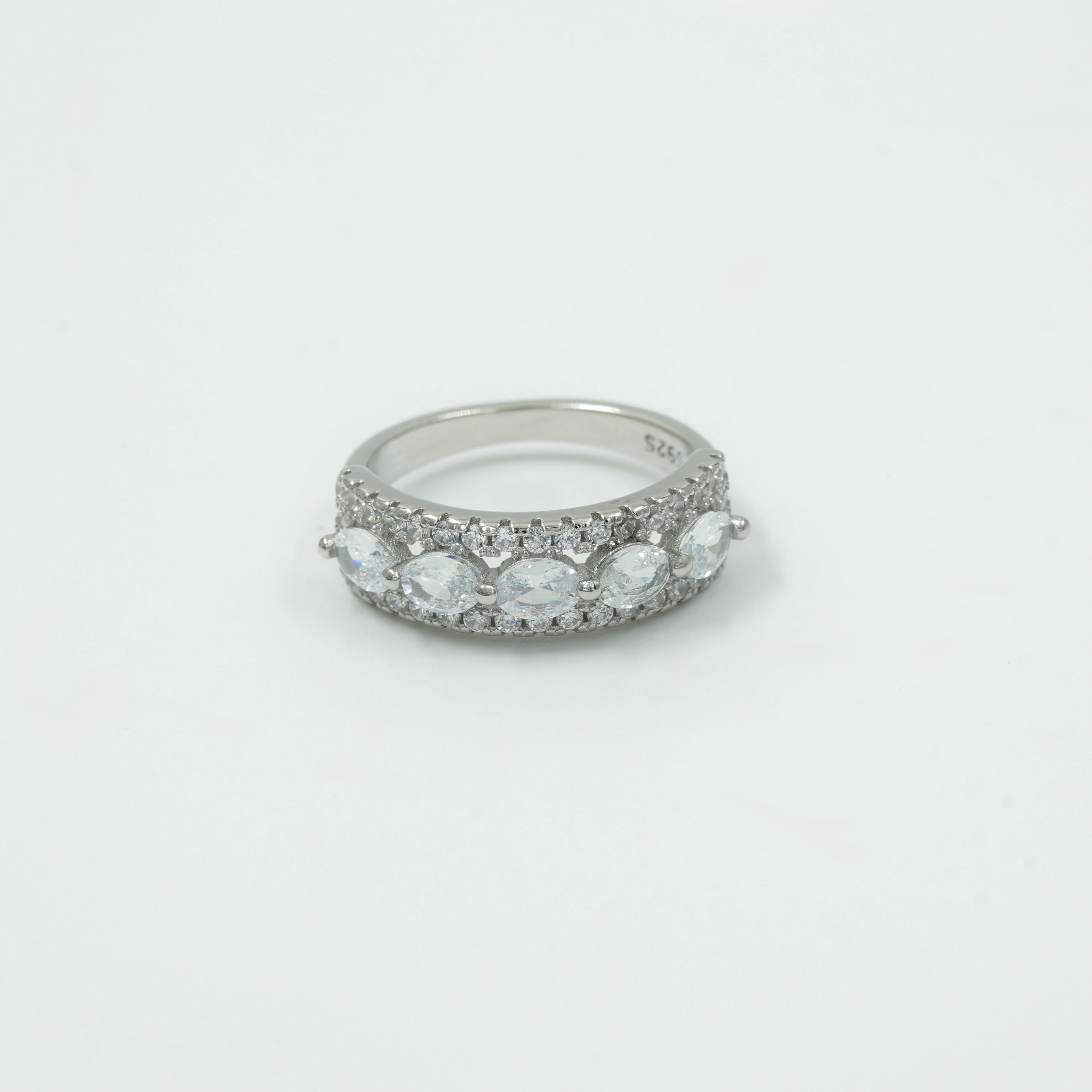 925 Silver Elegant Oval Zirconia Band Ring for Women