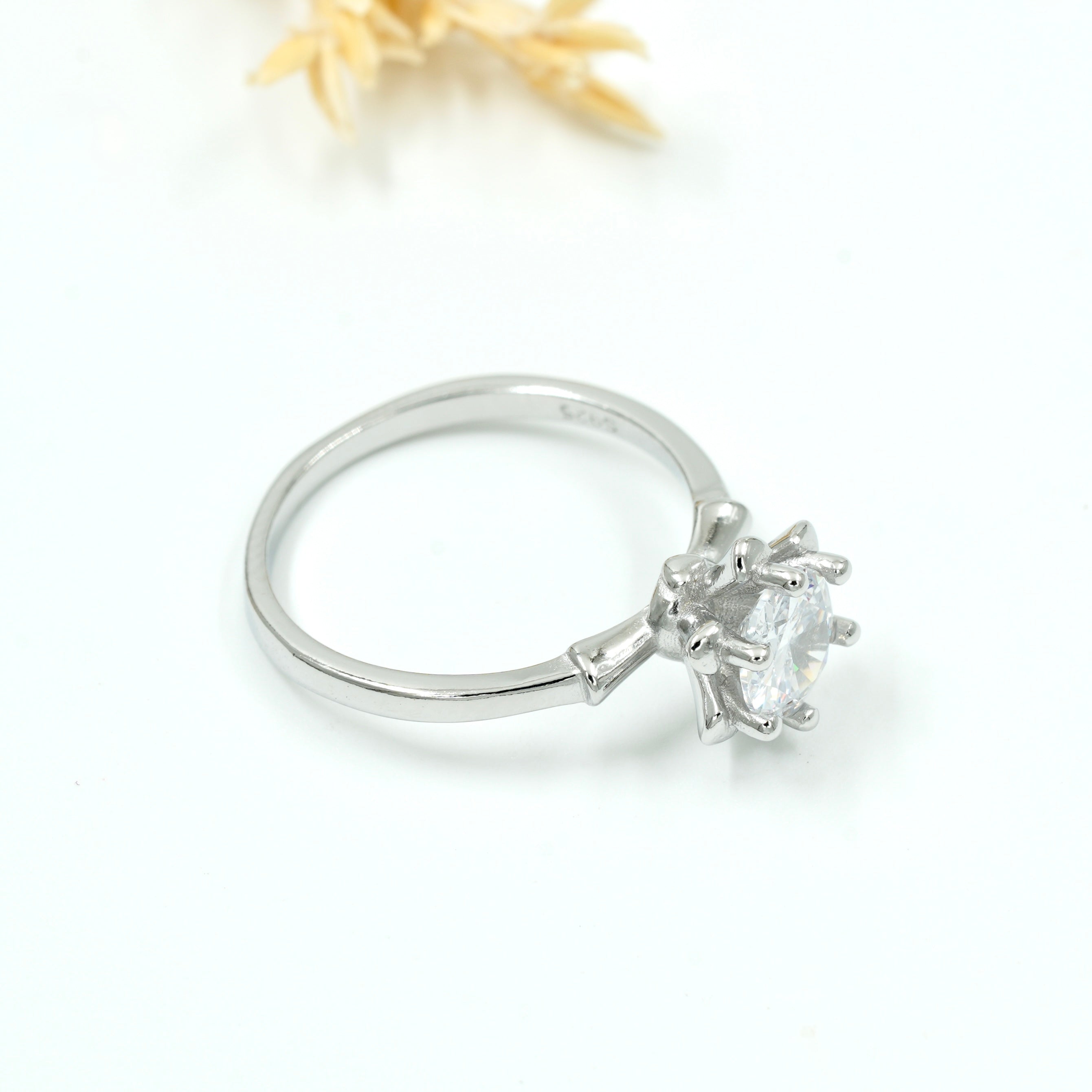 925 Silver Solitaire Engagement Ring with Round Zircon Stone