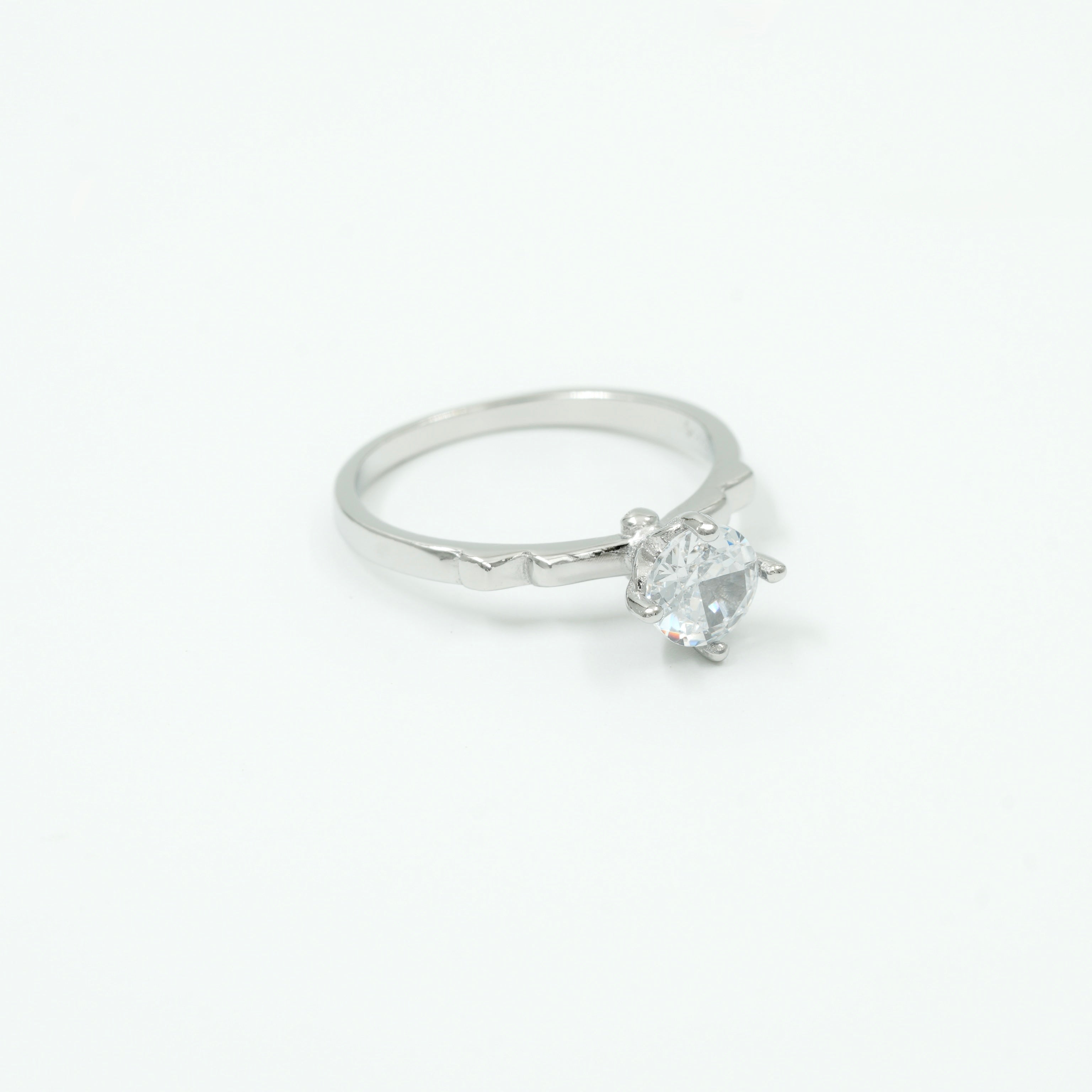 925 Sterling Silver Solitaire Ring with Round CZ Stone – Minimal Elegant Design