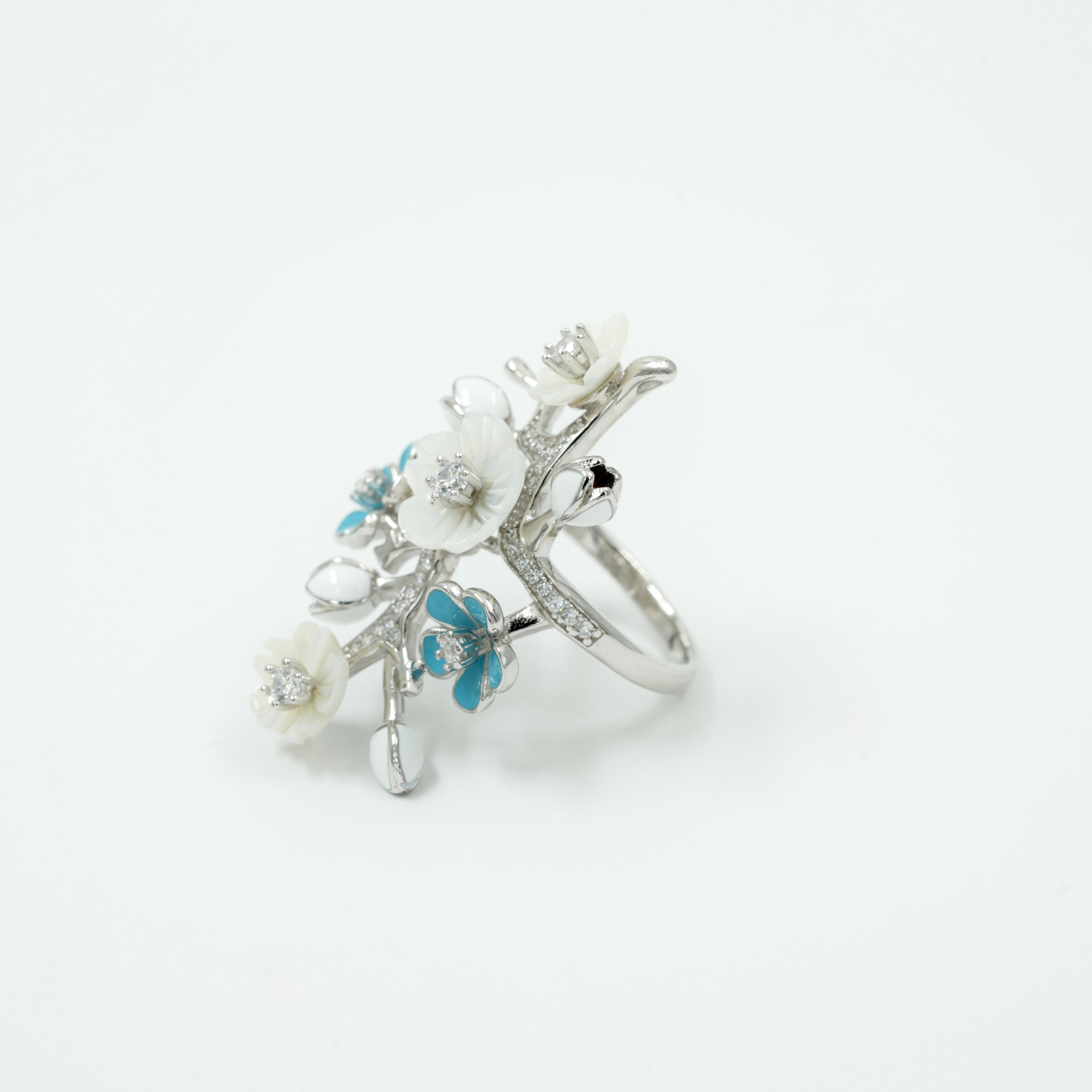 925 Sterling Silver Blue & White Floral Statement Ring
