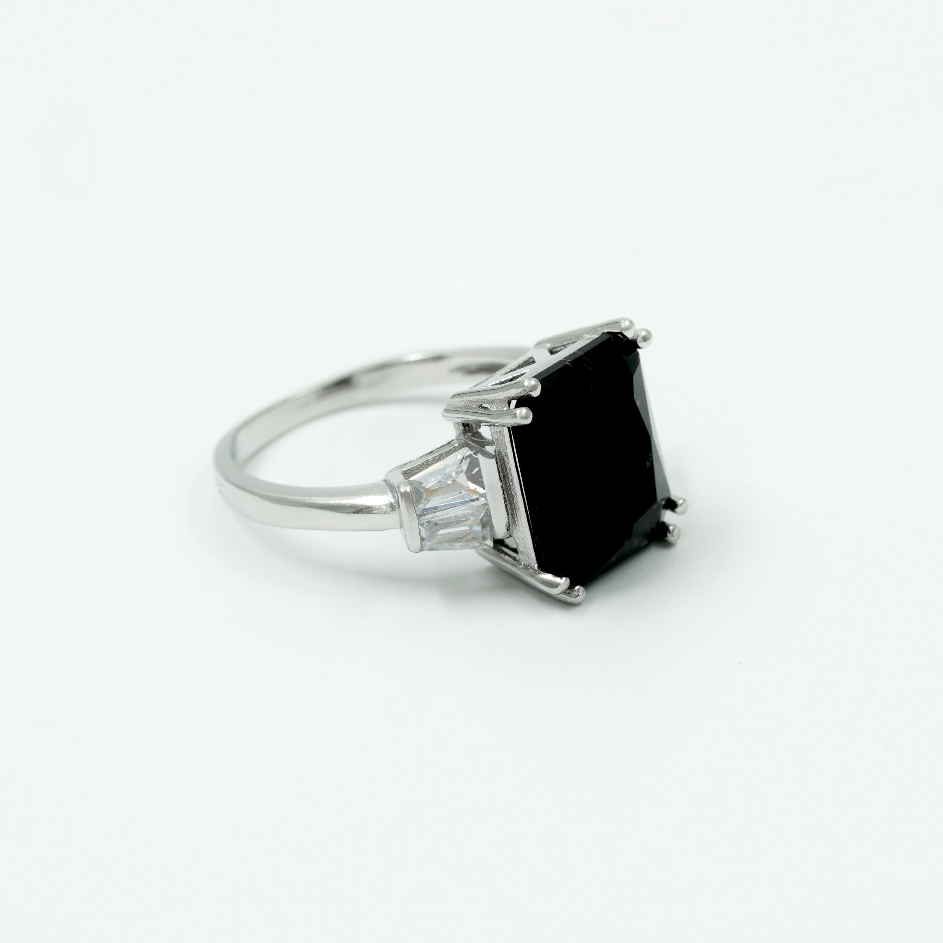 Black Heart Stone 925 Silver Ring with CZ Accents – Elegant Sterling Silver Jewellery