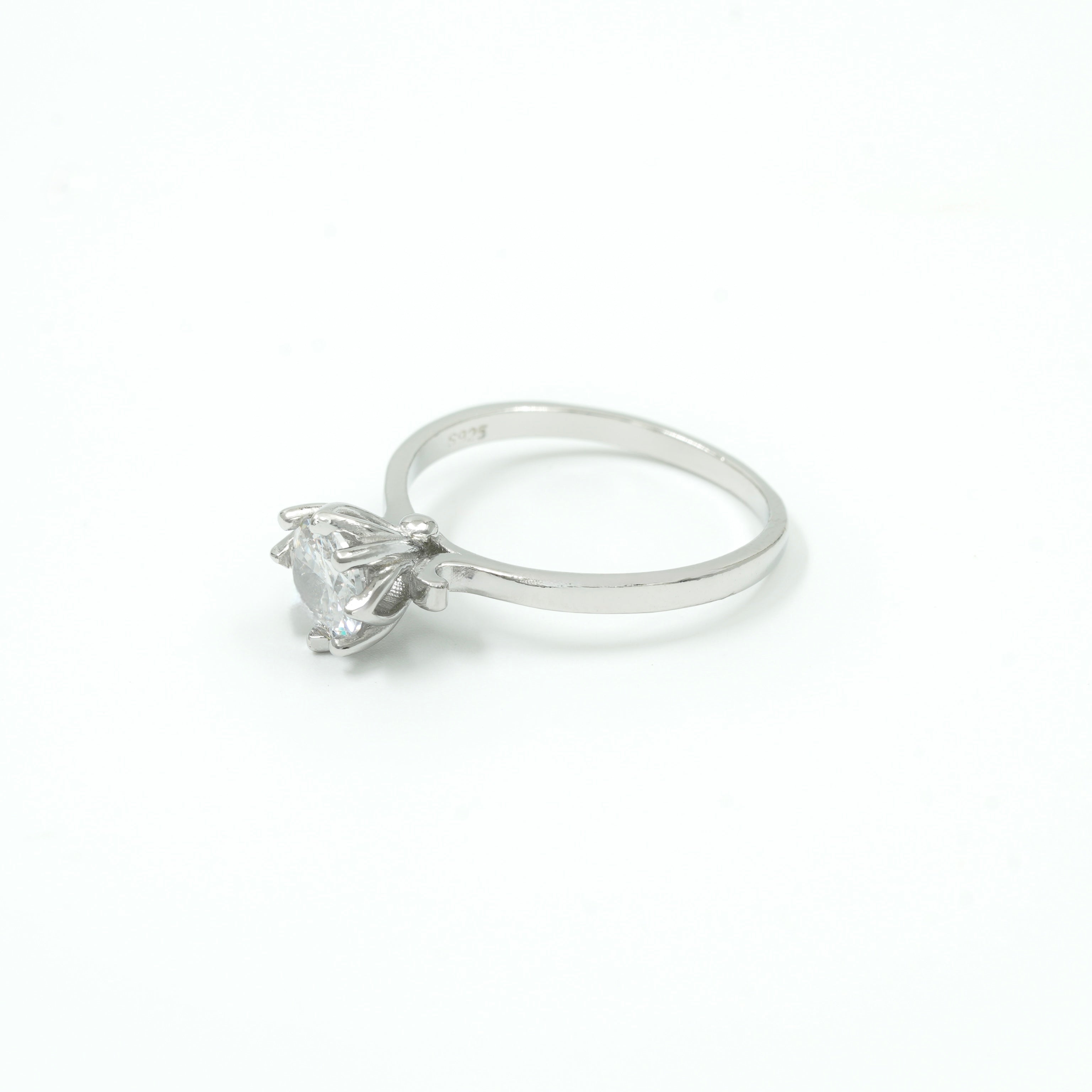 925 Sterling Silver Classic Solitaire Ring with Round Cut Stone | Minimal Engagement & Everyday Wear