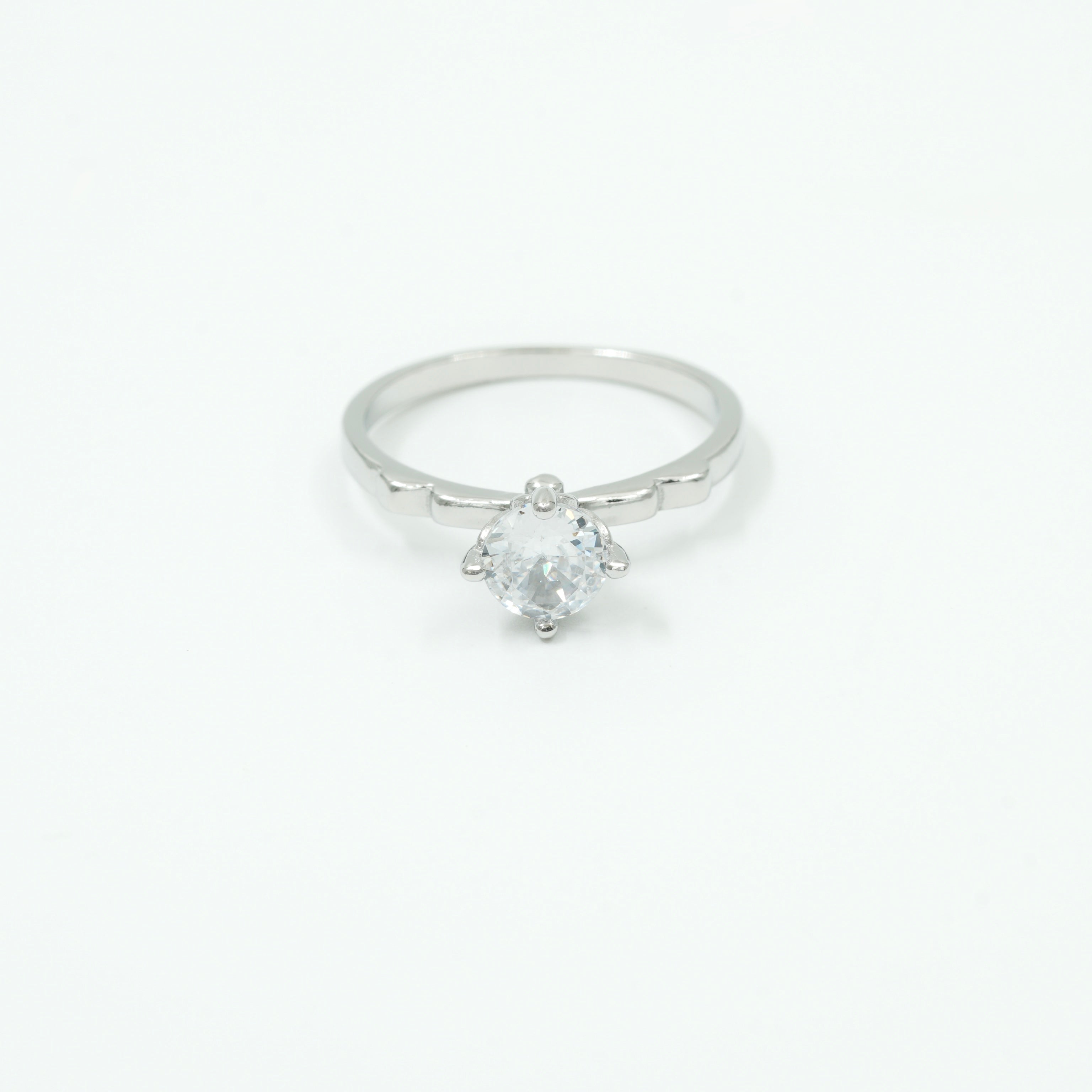 925 Sterling Silver Solitaire Ring with Round CZ Stone – Minimal Elegant Design