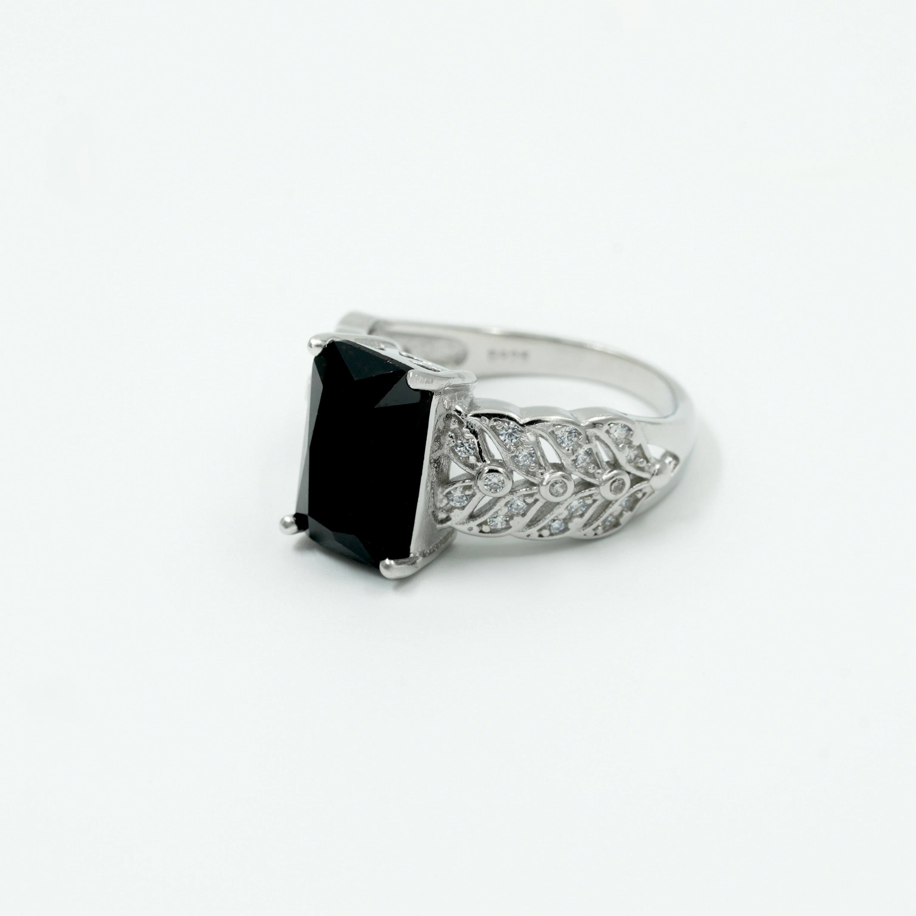 Black Onyx Rectangle Silver Ring with Designer Leaf Band – 925 Sterling Silver