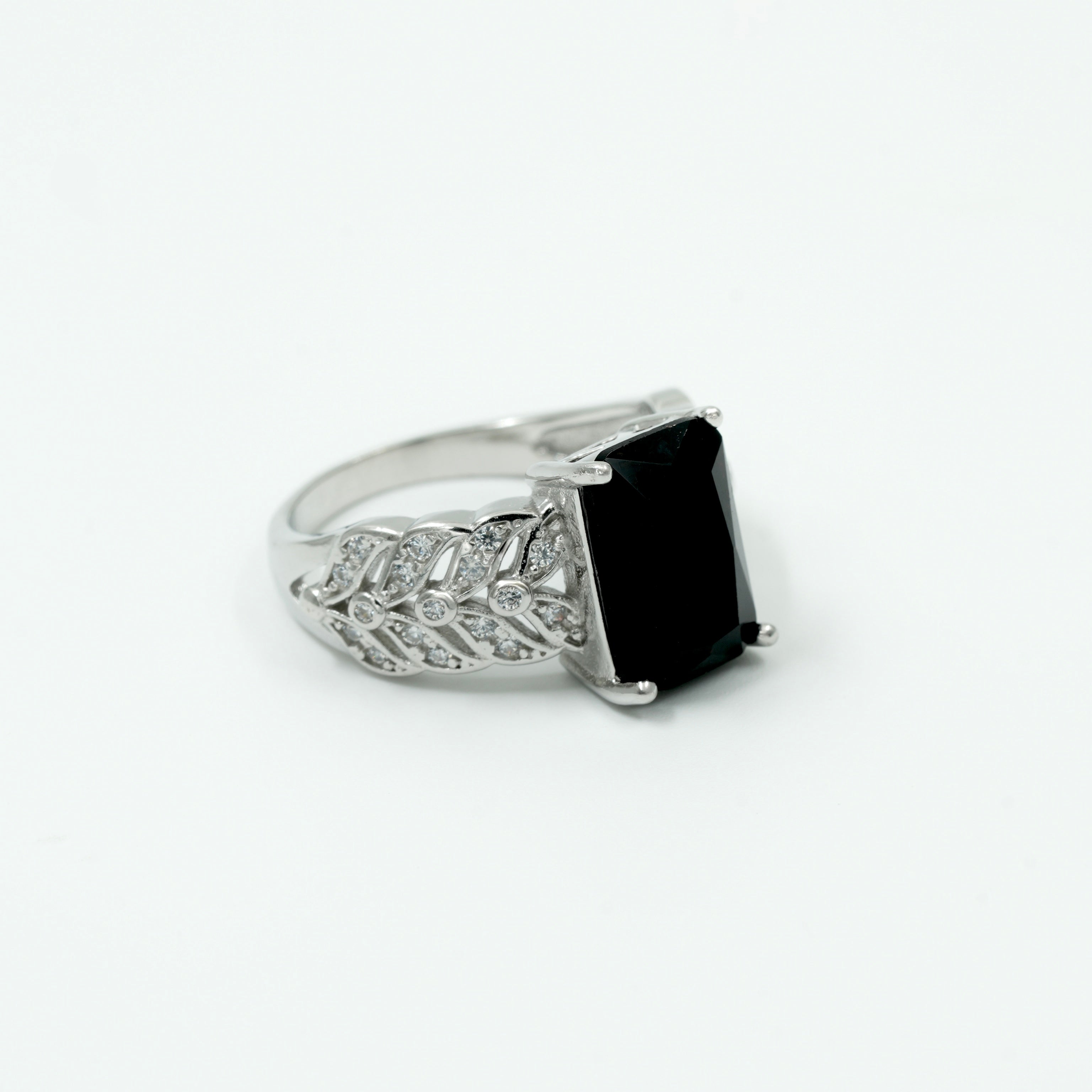 Black Onyx Rectangle Silver Ring with Designer Leaf Band – 925 Sterling Silver